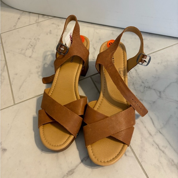 Lucky Brand Clog Sandals- new with tags! - Picture 3 of 6